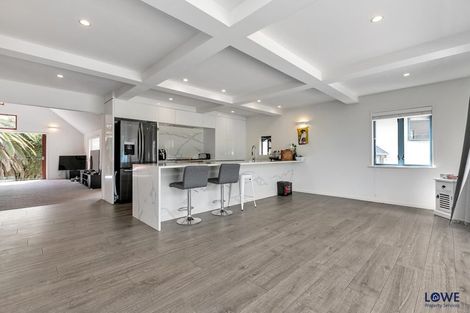 Photo of property in 480a Beach Road, Murrays Bay, Auckland, 0630