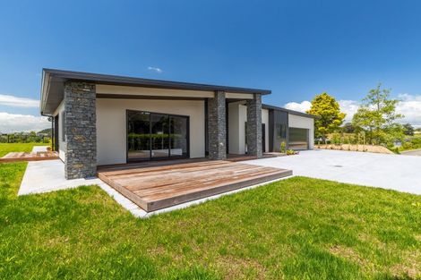 Photo of property in 2 Marsden Place, Hurworth, New Plymouth, 4310