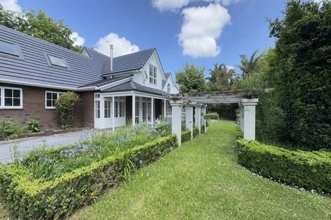 Photo of property in 14 Amreins Road, Waitakere, Henderson, 0782