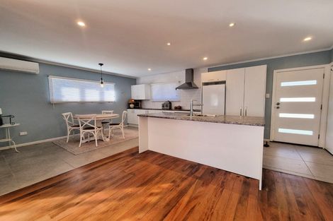 Photo of property in 20 Dobell Road, Stanmore Bay, Whangaparaoa, 0932