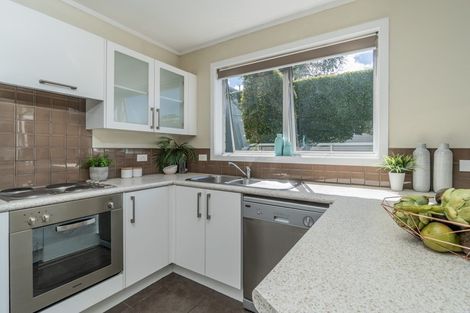 Photo of property in 2/5 Huapai Street, Onehunga, Auckland, 1061