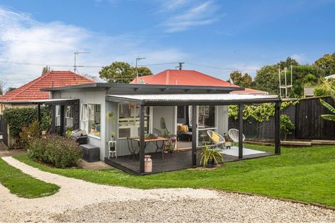 Photo of property in 2/23 Miller Road, Mangere Bridge, Auckland, 2022