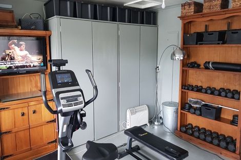 Photo of property in 5 Chatswood Grove, Fitzroy, New Plymouth, 4312