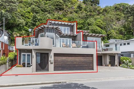 Photo of property in 353 Karaka Bay Road, Karaka Bays, Wellington, 6022