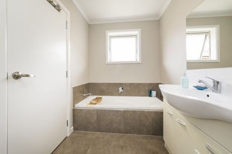 Photo of property in 24a Rata Street, Roslyn, Palmerston North, 4414