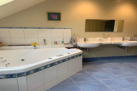 Photo of property in 74 Bills Way, Wanaka, 9305