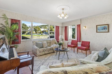Photo of property in 23 Endeavour Street, Lyall Bay, Wellington, 6022
