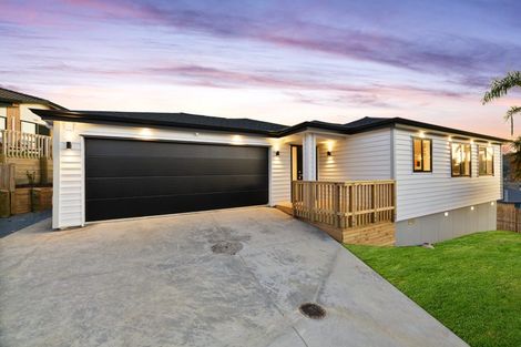 Photo of property in 18 Hercules Drive, Henderson, Auckland, 0612