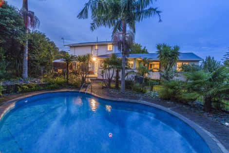Photo of property in 1 Crystal Avenue, Glendene, Auckland, 0602