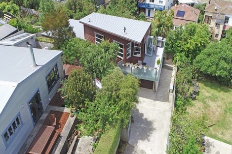 Photo of property in 10a Cornwall Road, Lyttelton, 8082