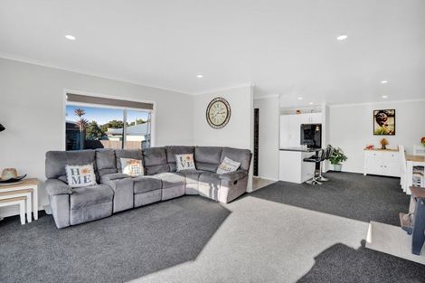 Photo of property in 8b Joshua Place, Bell Block, New Plymouth, 4312