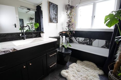 Photo of property in 15 Puketapu Road, Taradale, Napier, 4112