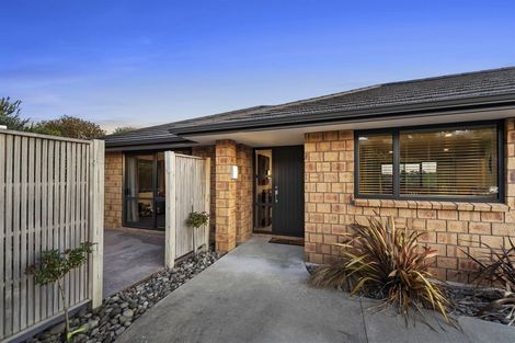 Photo of property in 8 Ashbourne Lane, Dinsdale, Hamilton, 3204