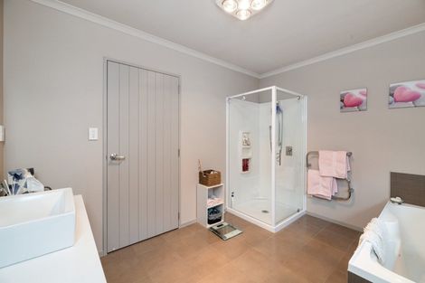 Photo of property in 110 Oriental Parade, Papamoa Beach, Papamoa, 3118