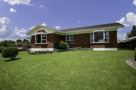 Photo of property in 31 Sheridan Crescent, Leamington, Cambridge, 3432