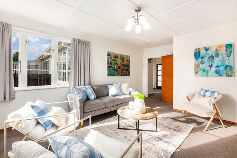 Photo of property in 9 Atiawa Crescent, Waiwhetu, Lower Hutt, 5010