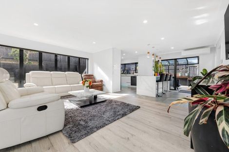 Photo of property in 39b Chieftain Rise, Goodwood Heights, Auckland, 2105