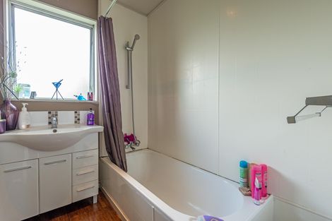 Photo of property in 15a Leander Place, Milson, Palmerston North, 4414