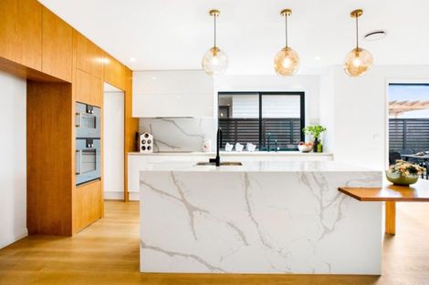 Photo of property in 19 Tawatawa Street, Long Bay, Auckland, 0630