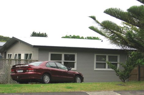 Photo of property in 12 Miltonia Avenue, Te Atatu South, Auckland, 0610