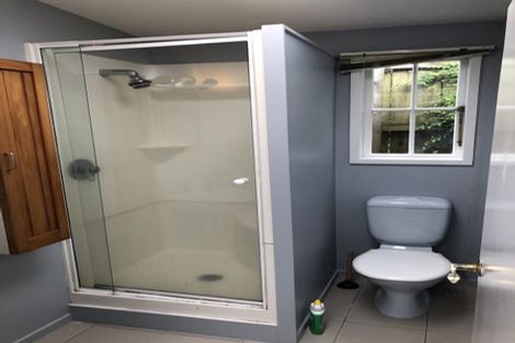 Photo of property in 44 Sylvan Avenue, Northcote, Auckland, 0627