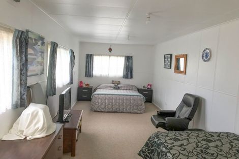 Photo of property in 19 West Crescent, Te Puru, Thames, 3575