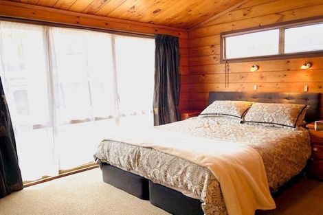 Photo of property in 130 Hutchinsons Road, Bucklands Beach, Auckland, 2014