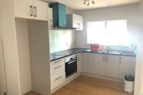 Photo of property in 100 Gossamer Drive, Pakuranga Heights, Auckland, 2010