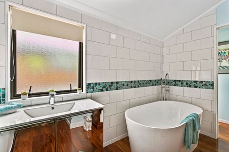 Photo of property in 52 Reid Road, Glenbrook, Waiuku, 2681