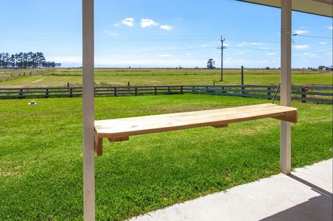 Photo of property in 589 East Coast Road, Browns Bay, Auckland, 0632