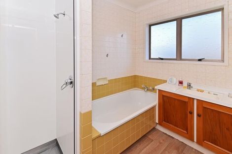 Photo of property in 1/44 Meadway, Sunnyhills, Auckland, 2010