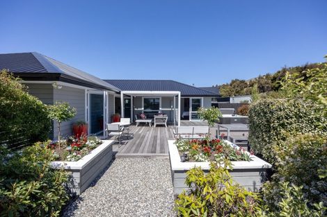 Photo of property in 43 Kingfisher Crescent, Albert Town, Wanaka, 9305