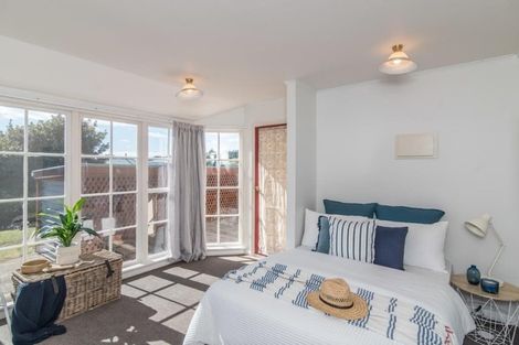 Photo of property in 4 Gavin Road, Raumati Beach, Paraparaumu, 5032