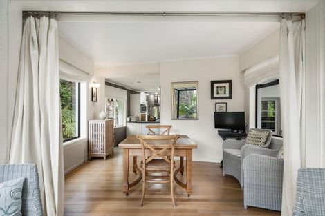 Photo of property in 21 Kopiko Road, Titirangi, Auckland, 0604
