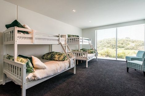 Photo of property in 52 Delamore Drive, Oneroa, Waiheke Island, 1081