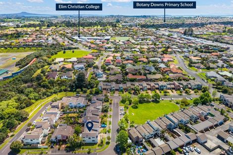 Photo of property in 11 Spalding Rise, Golflands, Auckland, 2013