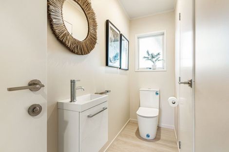 Photo of property in 102 Saint Patricks Row, Whangamata, 3620