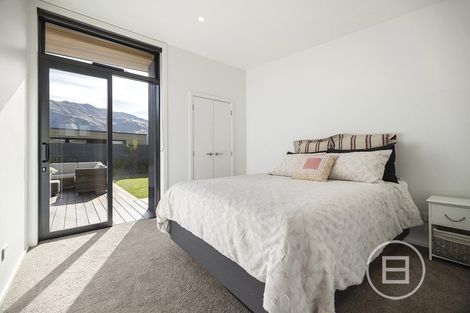 Photo of property in 4 Stackbrae Avenue, Wanaka, 9305
