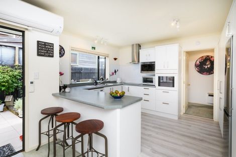 Photo of property in 18 Winston Avenue, Hokowhitu, Palmerston North, 4410