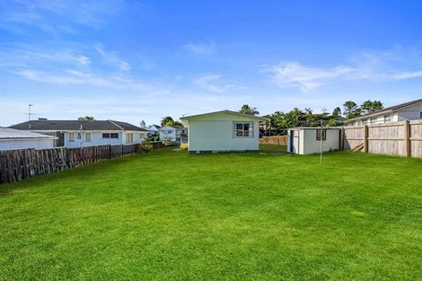 Photo of property in 115 Farquhar Road, Glendene, Auckland, 0602