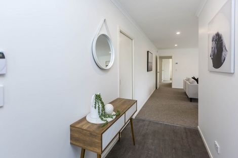 Photo of property in 8 Passchendaele Grove, Trentham, Upper Hutt, 5018