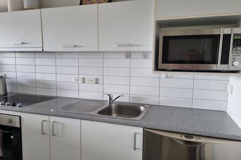 Photo of property in 9c/60 Masons Road, Oteha, Auckland, 0632