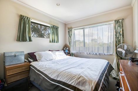 Photo of property in 30 Sunline Avenue, Massey, Auckland, 0614