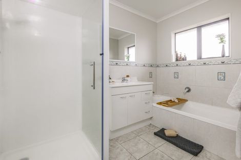 Photo of property in 94c Palmers Road, Clendon Park, Auckland, 2103