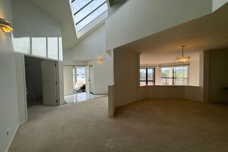 Photo of property in 1 Capistrano Mews, Goodwood Heights, Auckland, 2105