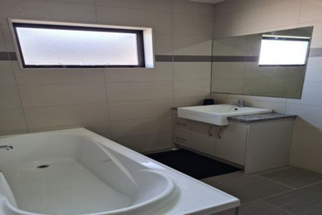 Photo of property in 72 Westgate Drive, Massey, Auckland, 0614