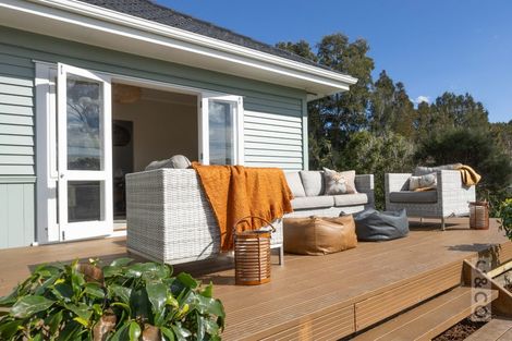 Photo of property in 29 Cambridge Road, Riverhead, 0820