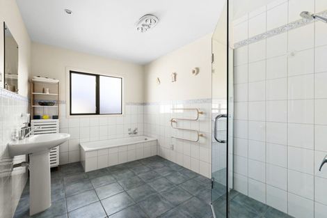 Photo of property in 8 Hanna Place, Havelock North, 4130