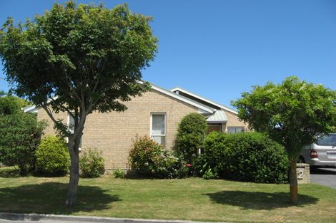 Photo of property in 2 Wardour Mews Avonhead Christchurch City
