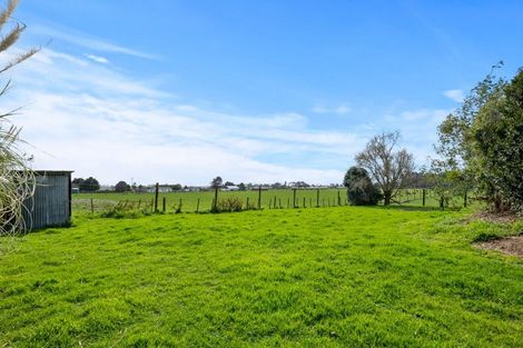 Photo of property in 35 North Manakau Road, Manakau, Levin, 5573